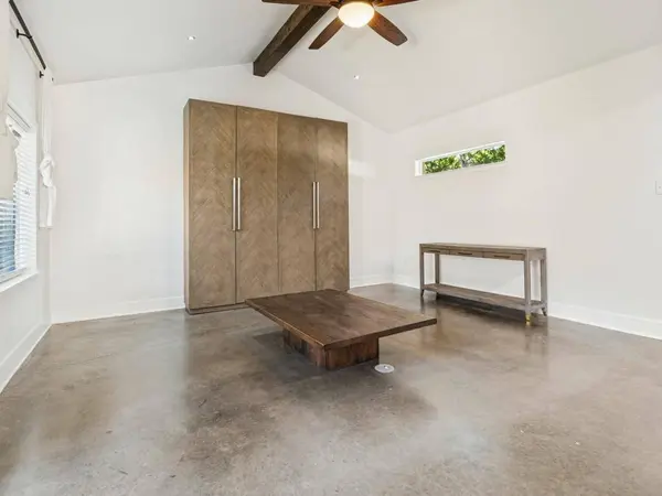 914 Westmount Avenue, Dallas, TX 75211