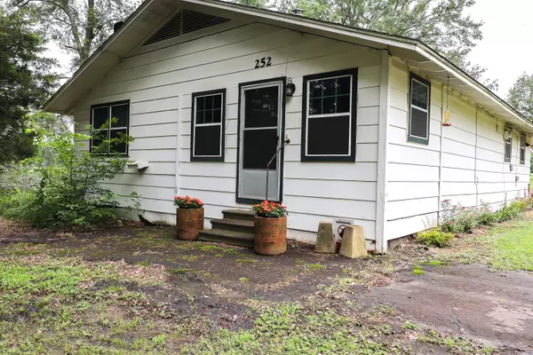 252 County Road 1321, Grand Saline, TX 75140-5212