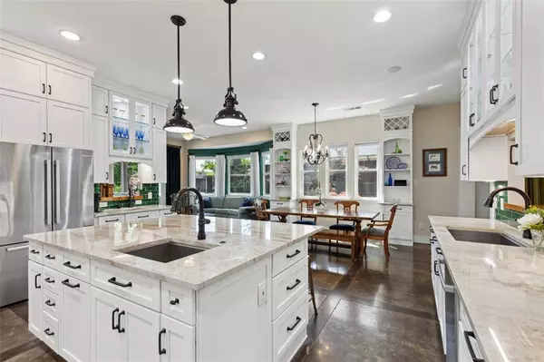 803 Surrey Lane, Grapevine, TX 76051