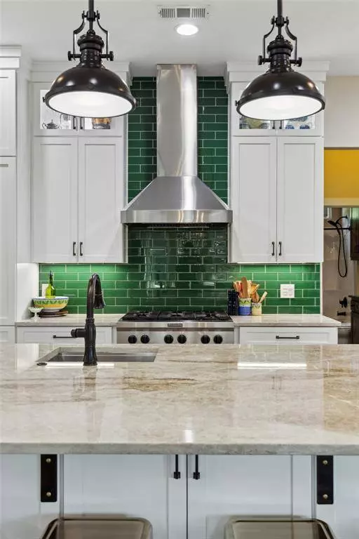 803 Surrey Lane, Grapevine, TX 76051