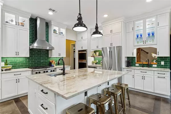 803 Surrey Lane, Grapevine, TX 76051