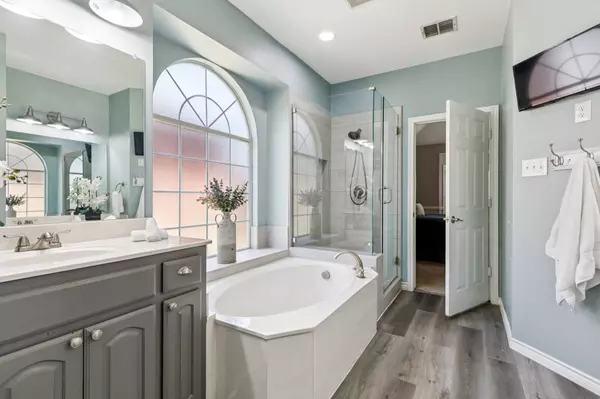 9020 Steiner St, Fort Worth, TX 76244-6194