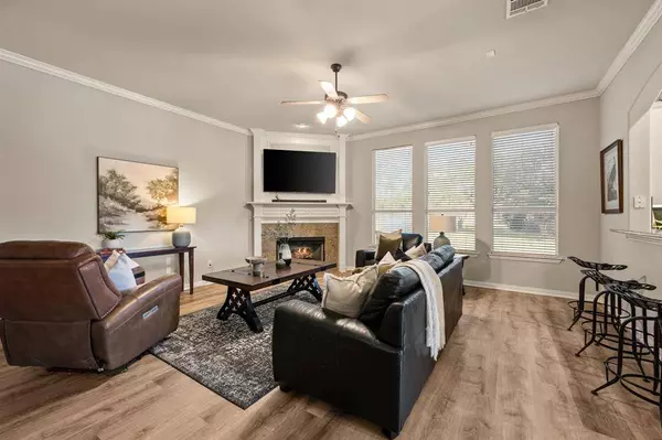 1000 Blue Bird Court, Joshua, TX 76058