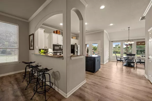 1000 Blue Bird Court, Joshua, TX 76058