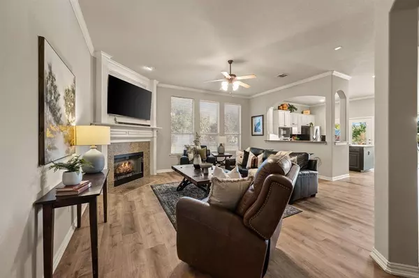 1000 Blue Bird Court, Joshua, TX 76058