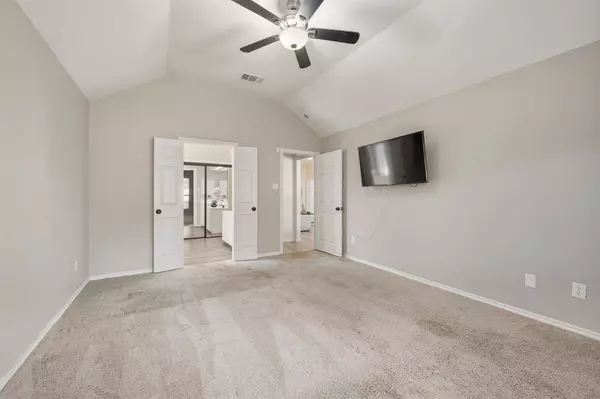 1617 Arbor Ridge Drive, Fort Worth, TX 76112