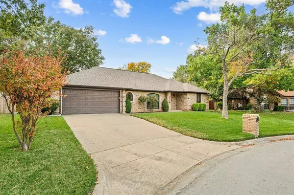 7317 Hialeah Circle N, North Richland Hills, TX 76182