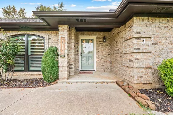 7317 Hialeah Circle N, North Richland Hills, TX 76182