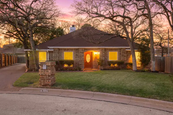 4304 Rockwood Trl, Arlington, TX 76016-4409