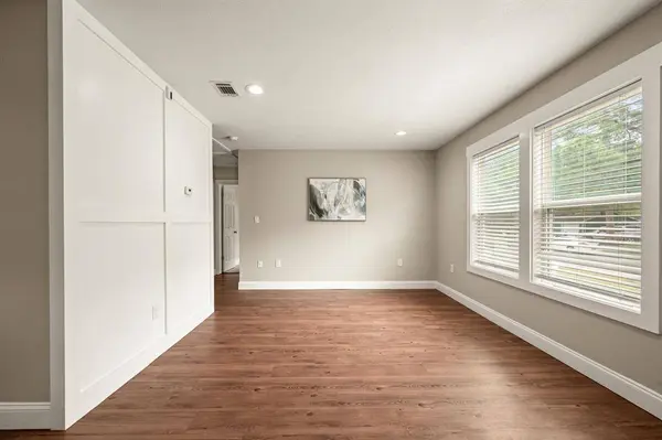 609 W Inwood Drive, Arlington, TX 76010