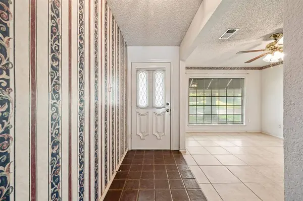 4321 Waycross Drive, Arlington, TX 76016