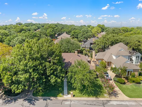 5709 Glacier Lake Dr, Arlington, TX 76013-5223