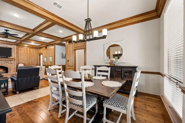 5709 Glacier Lake Drive, Arlington, TX 76013