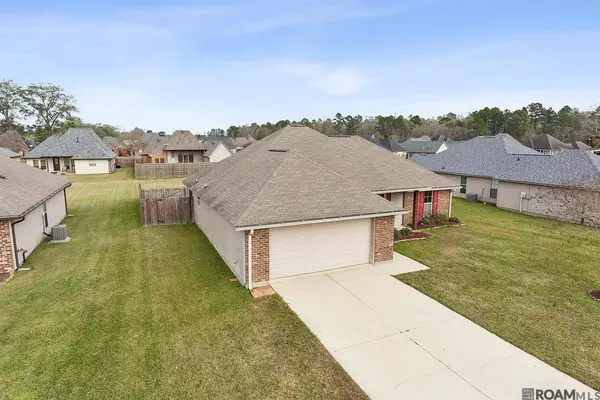9277 Yellowfin Dr, Denham Springs, LA 70726