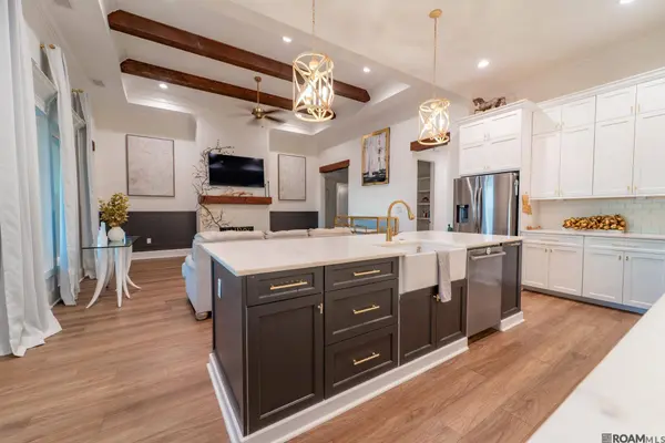 406 Last Quarter Drive, Youngsville, LA 70592