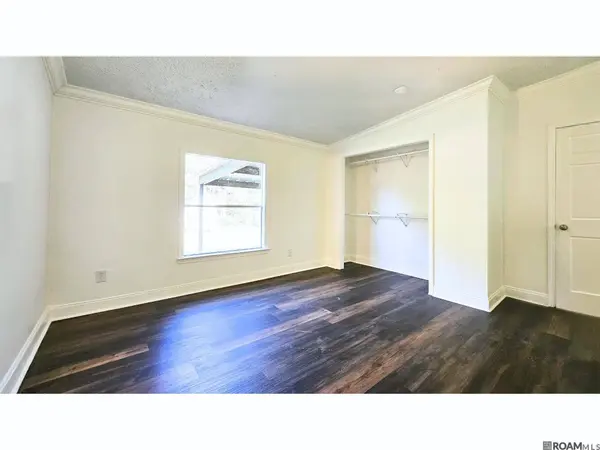 38089 Falcon Wood Dr, Denham Springs, LA 70706