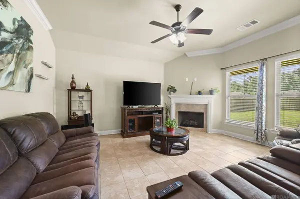 23369 Mango Dr, Denham Springs, LA 70726