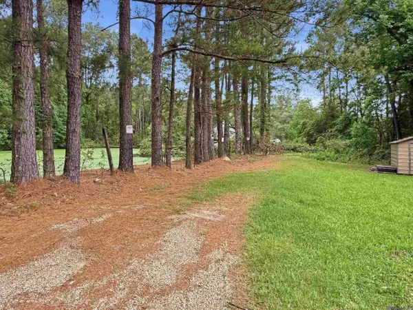 35081 N Corbin Rd, Walker, LA 70785