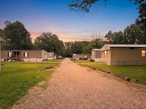 35081 N Corbin Rd, Walker, LA 70785