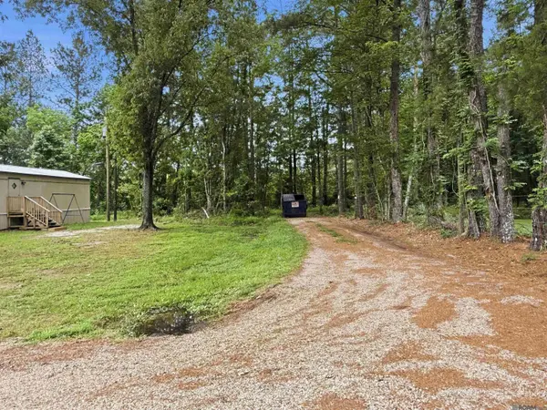 35081 N Corbin Rd, Walker, LA 70785