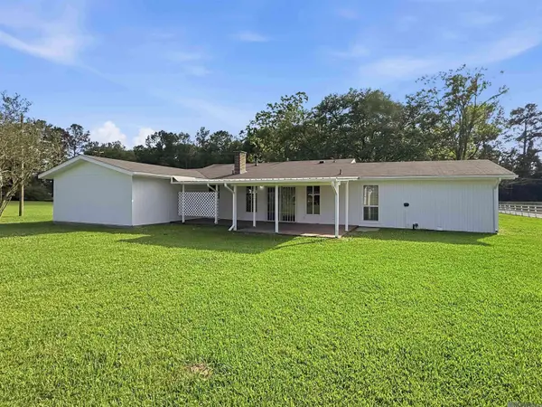 12725 Arnold Rd, Walker, LA 70785