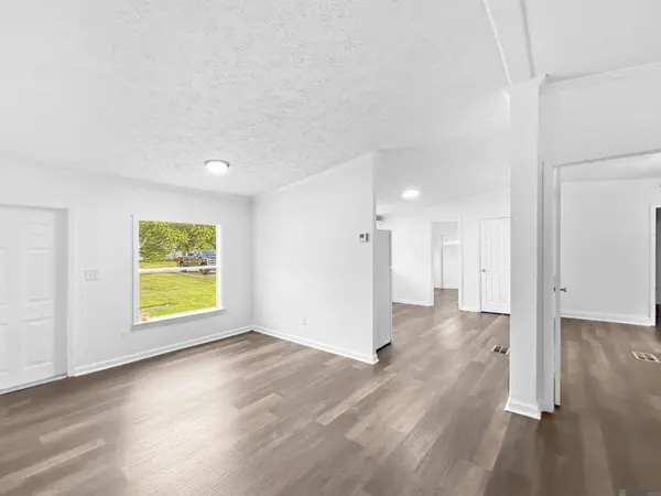 38089 Falcon Wood Dr, Denham Springs, LA 70706