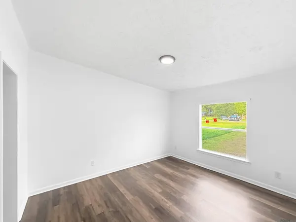 38089 Falcon Wood Dr, Denham Springs, LA 70706