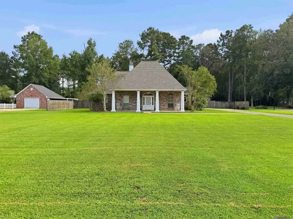 9900 Meadow Ln, Denham Springs, LA 70706