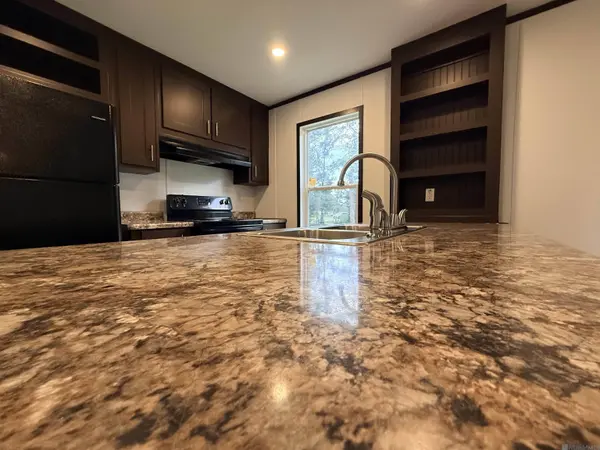 13740 Henry Dr, Denham Springs, LA 70726