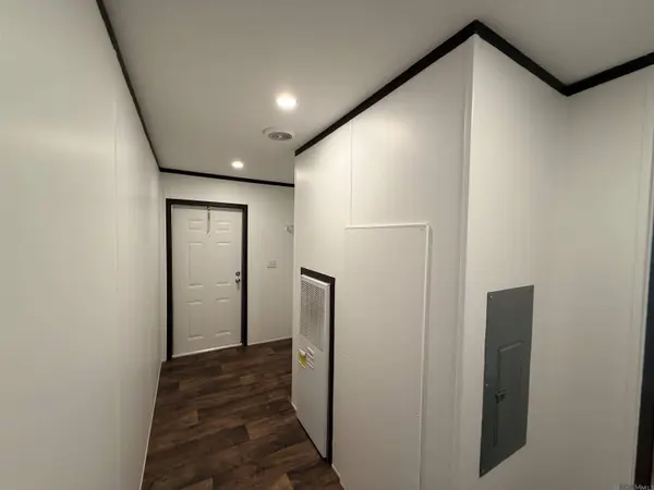 13740 Henry Dr, Denham Springs, LA 70726