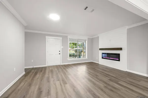 6415 Vineyard Dr, Baton Rouge, LA 70812
