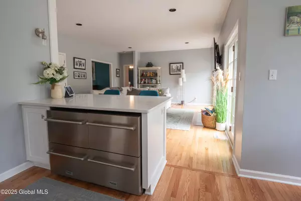 32 Sherwood Trail, Saratoga Springs, Outside, NY 12866