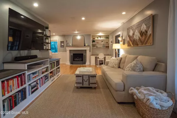 6 Melanie Drive, Wilton, NY 12866