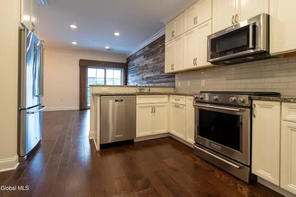 97 East Avenue #APT 201, Saratoga Springs, NY 12866