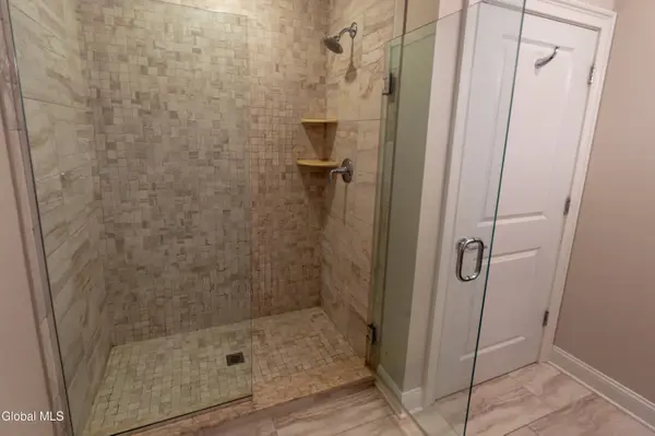 97 East Avenue #APT 201, Saratoga Springs, NY 12866