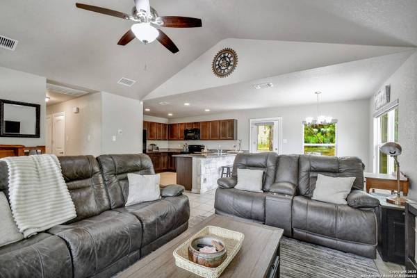 353 Smoking Rifle, Spring Branch, TX 78070