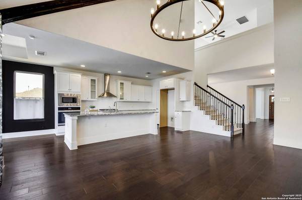 216 Kilmarnock, Boerne, TX 78015