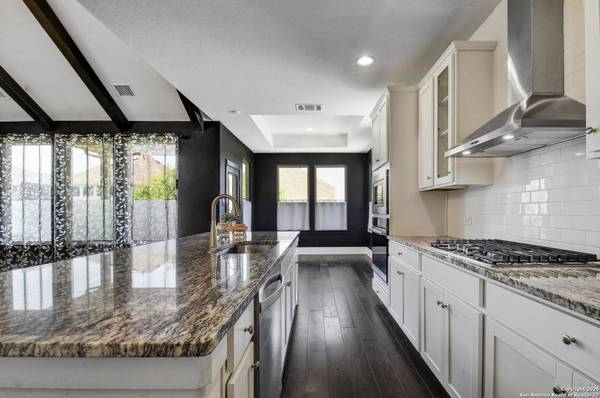 216 Kilmarnock, Boerne, TX 78015