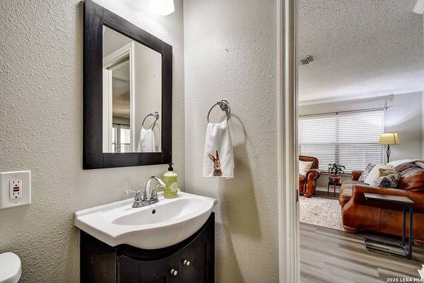 9202 VICTORY PASS DR, San Antonio, TX 78240