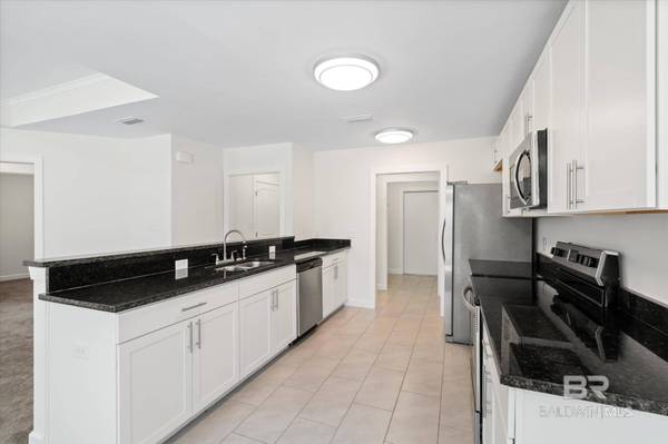 409 Oakleigh Circle, Foley, AL 36535