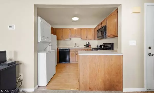 66 Falcon Ridge Way N, Hamburg Boro, NJ 07419