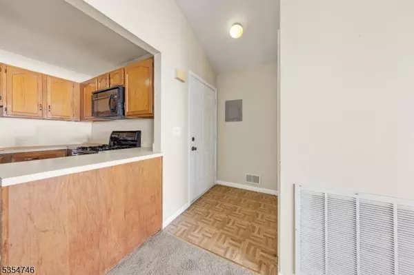 66 Falcon Ridge Way N, Hamburg Boro, NJ 07419