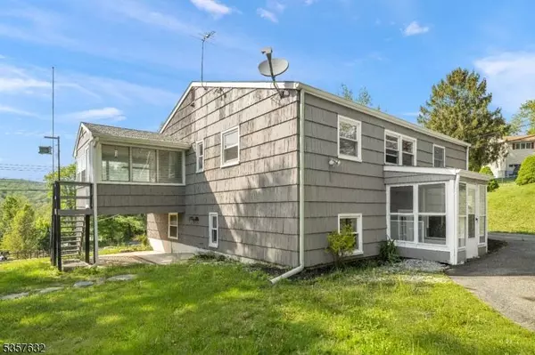 1 Washington Rd, Ogdensburg Boro, NJ 07439