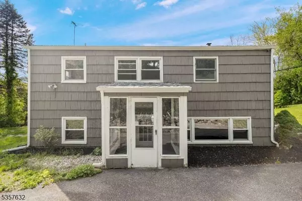 1 Washington Rd, Ogdensburg Boro, NJ 07439