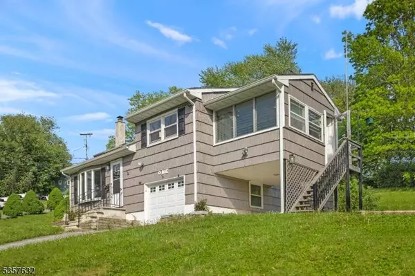 1 Washington Rd, Ogdensburg Boro, NJ 07439