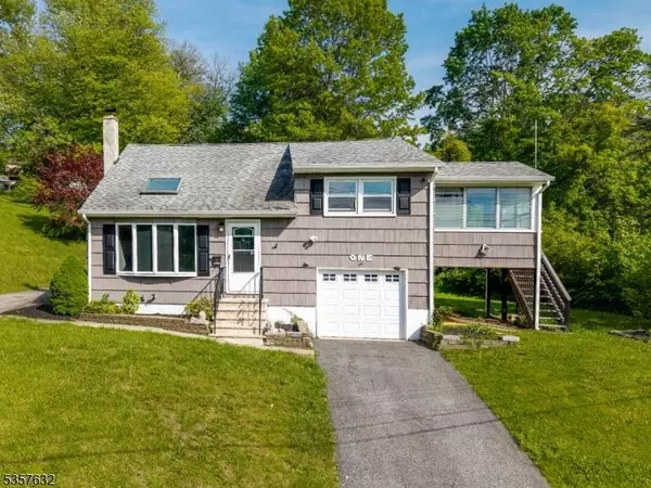 1 Washington Rd, Ogdensburg Boro, NJ 07439