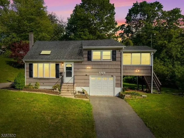 1 Washington Rd, Ogdensburg Boro, NJ 07439