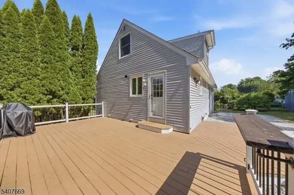 27 Jefferson Ter, Ogdensburg Boro, NJ 07439