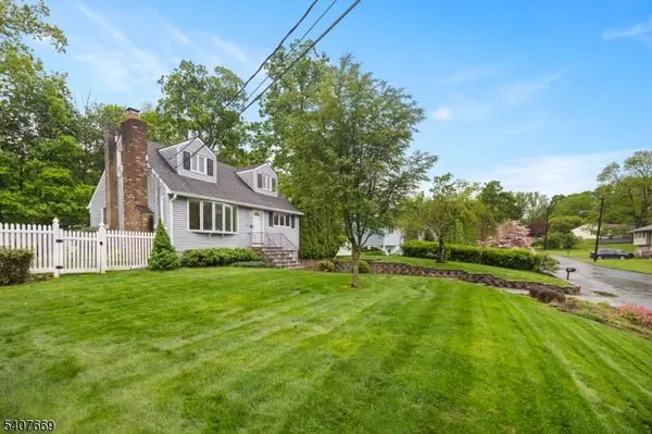 27 Jefferson Ter, Ogdensburg Boro, NJ 07439
