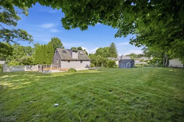 27 Jefferson Ter, Ogdensburg Boro, NJ 07439
